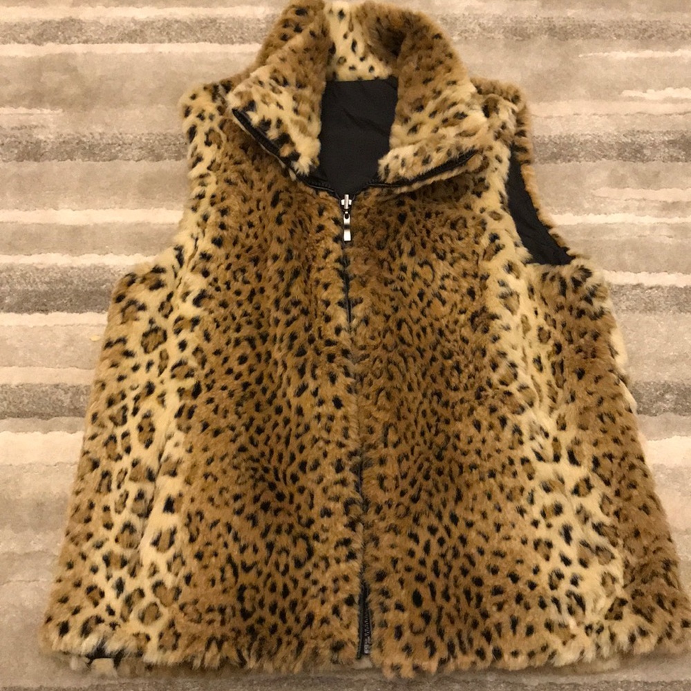 Women’s faux fur vest